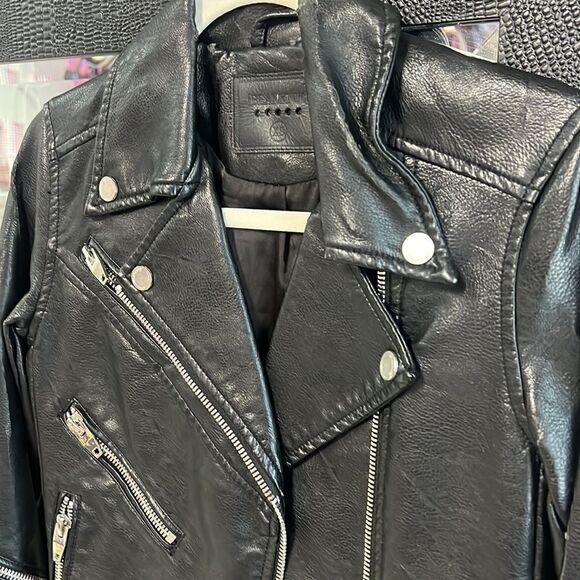 Black BLANKNYC Leather Jacket - Black w Silver Zippers Size XS Ripping on Coller - Picture 4 of 9